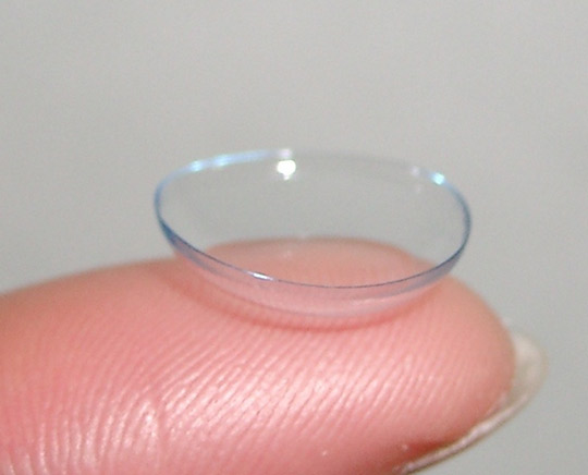 ET-Contact_lens.jpg